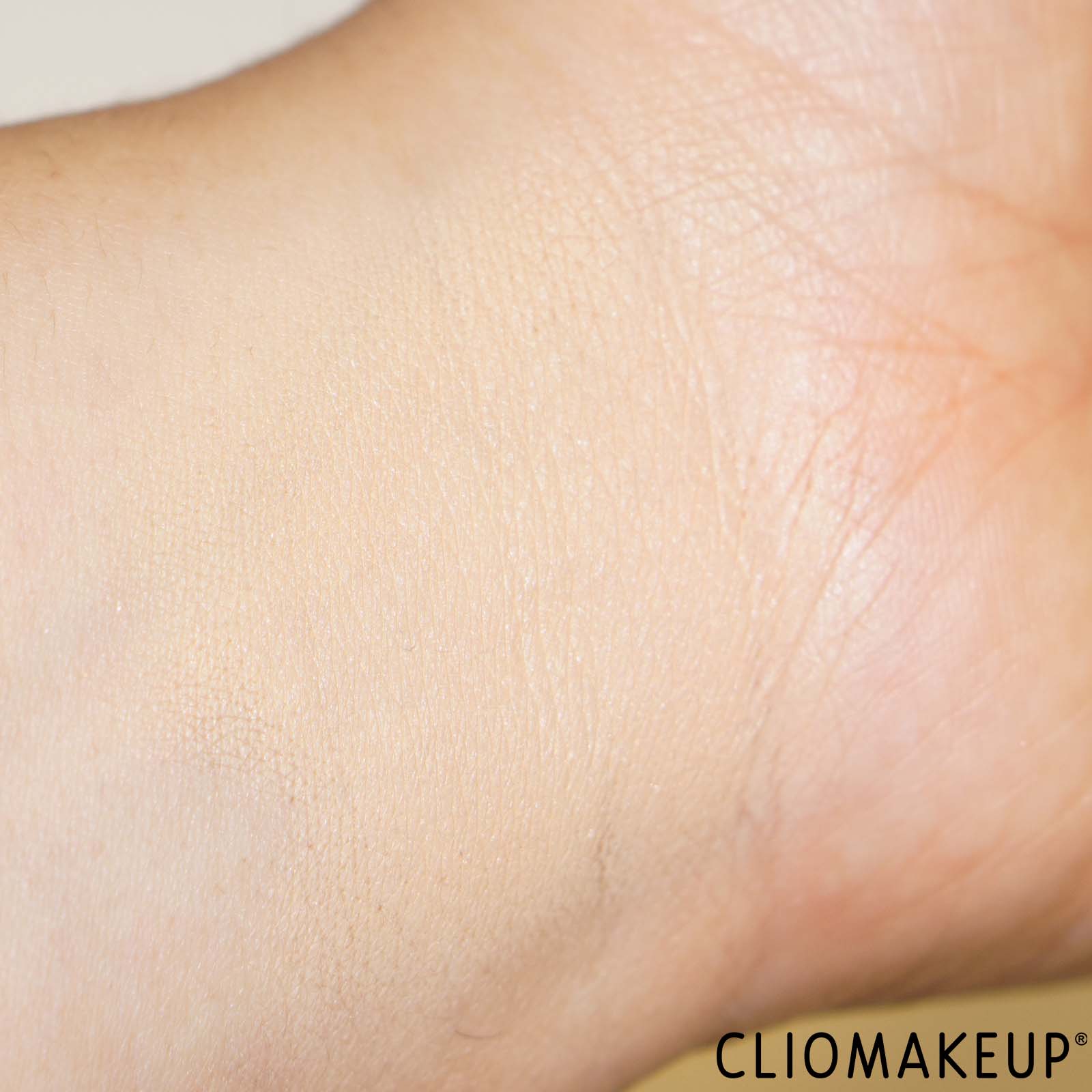 recensione-correttore-make-up-for-ever-hd-skin-full-cover-concealer-swatch-braccio