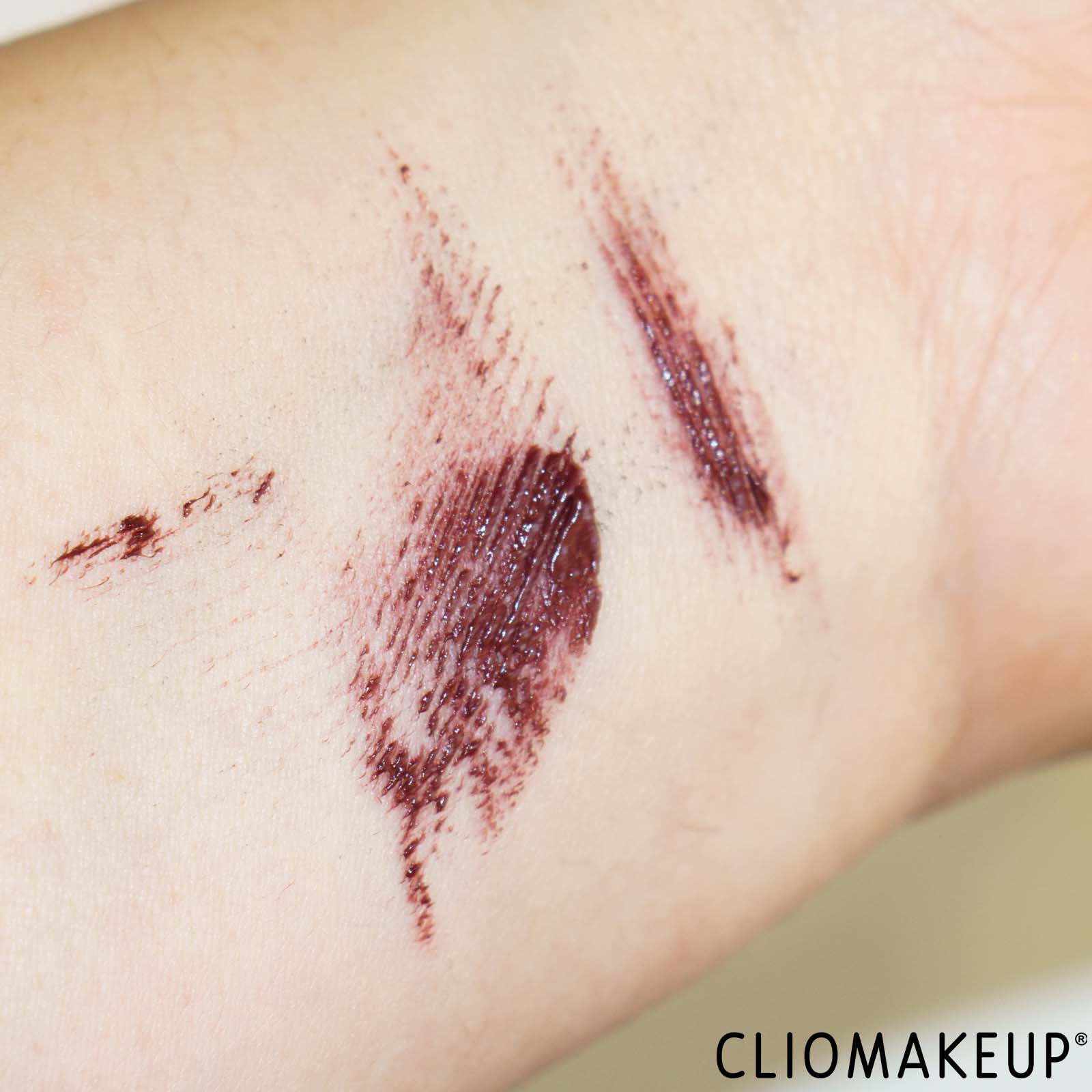 recensione-mascara-revolution-wrap-lash-tubing-mascara-bordeaux-swatch