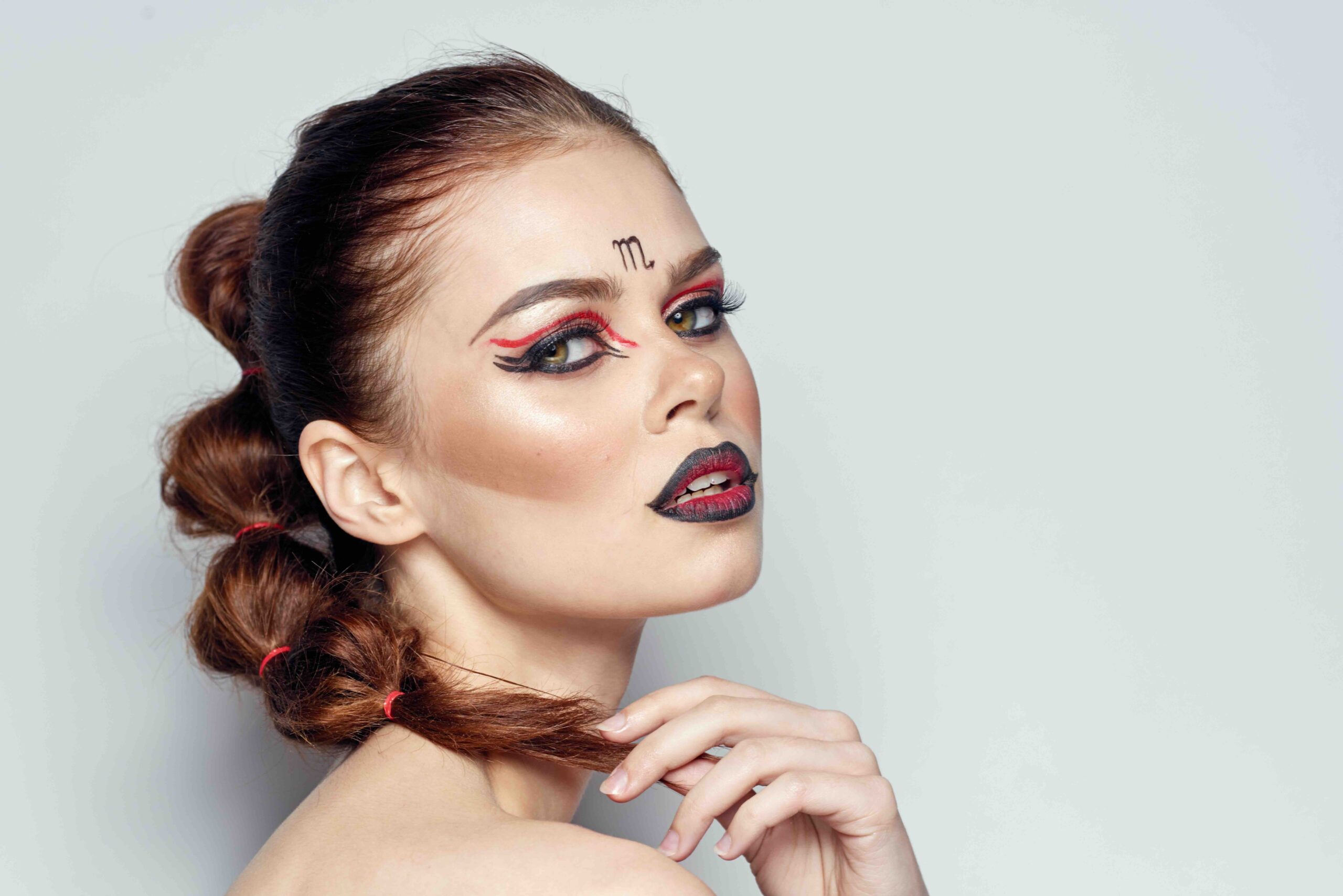 segno-zodiacale-scorpione-donna-makeup