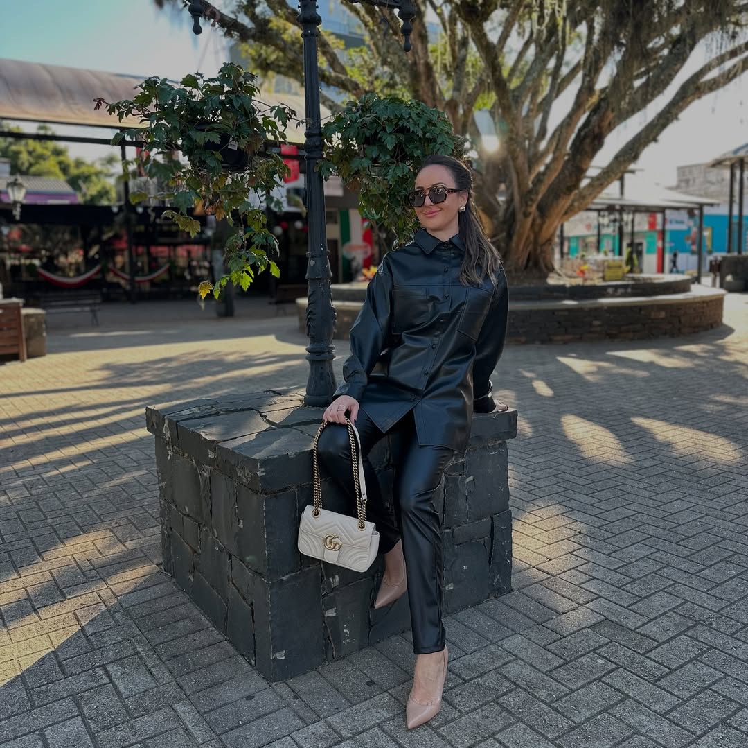 tendenze-moda-autunno-2025-social-ecopelle