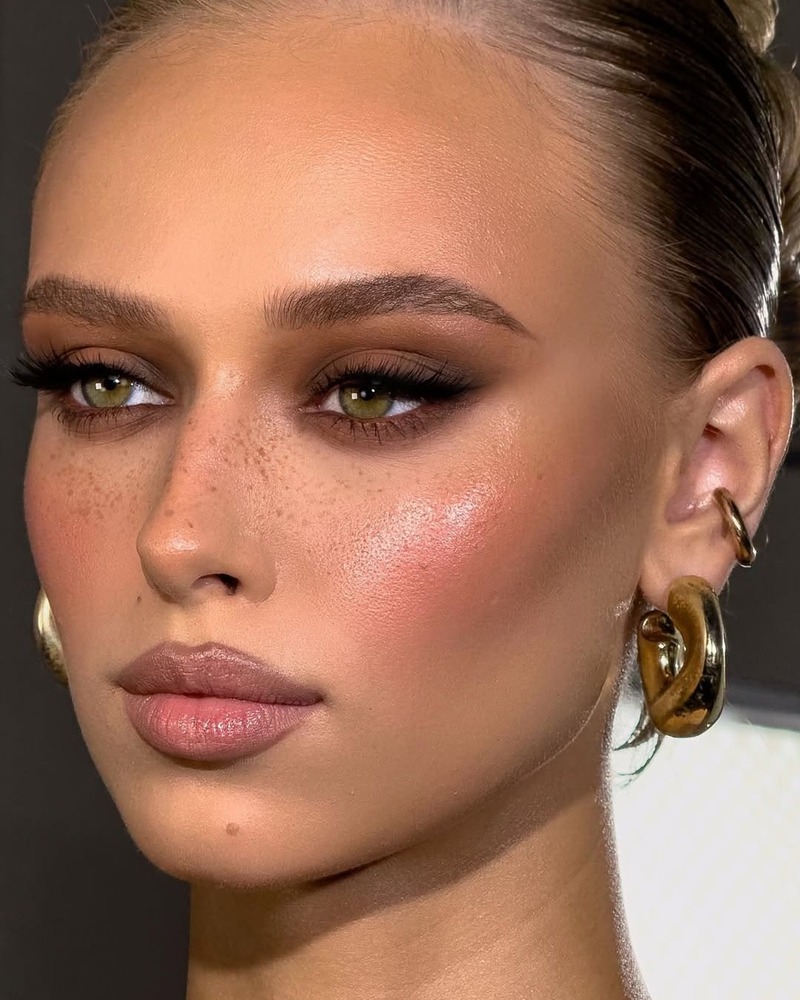 tendenze-trucco-occhi-autunno-2025-marrone