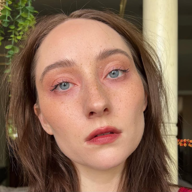 tired-girl-make-up-soft