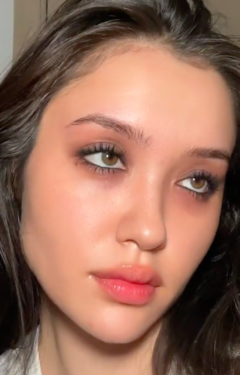 tired-girl-make-up-viso