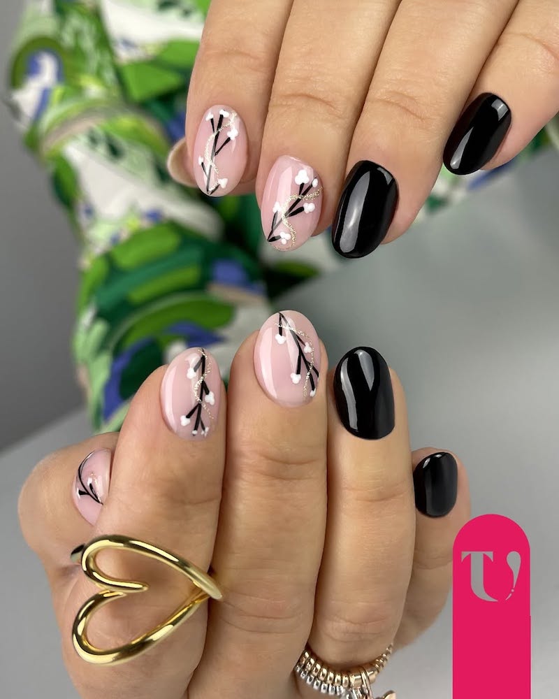 unghie-autunno-2025-semipermanente-nero