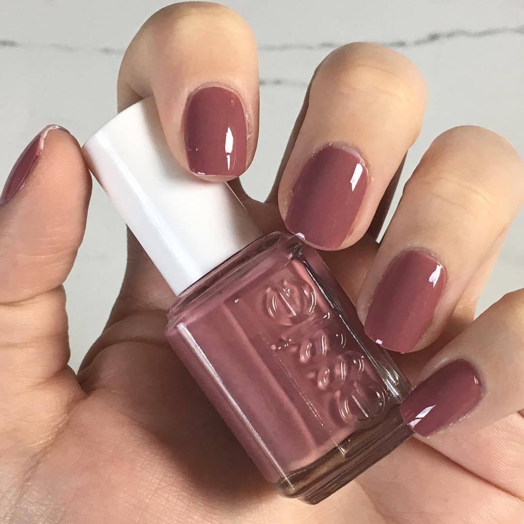 unghie-rose-mocha-nails-essie