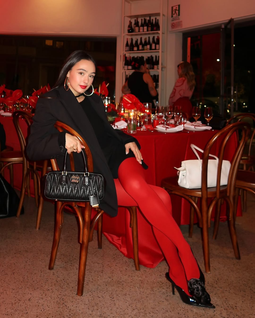 Come-abbinare-collant-rossi-elettra