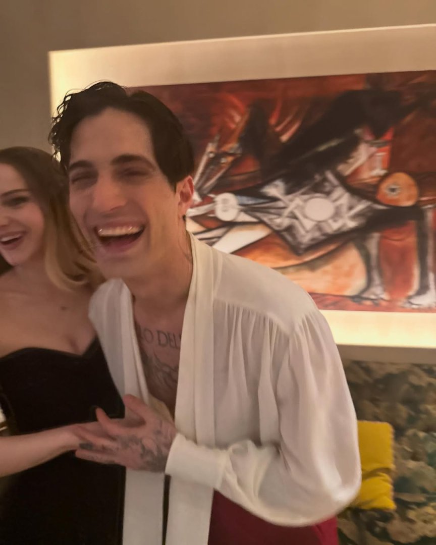 damiano-david-dove-cameron-si-sposano-risate