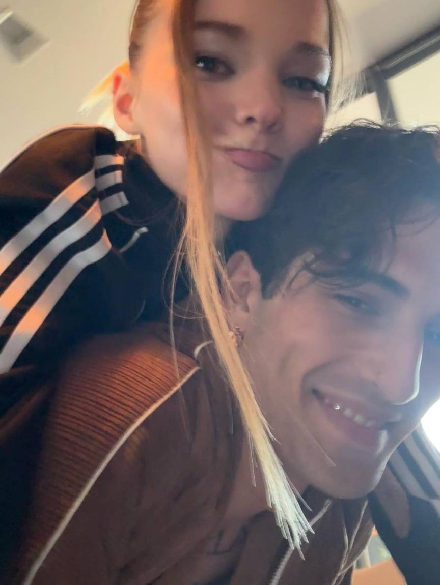 damiano-david-dove-cameron-si-sposano-selfie