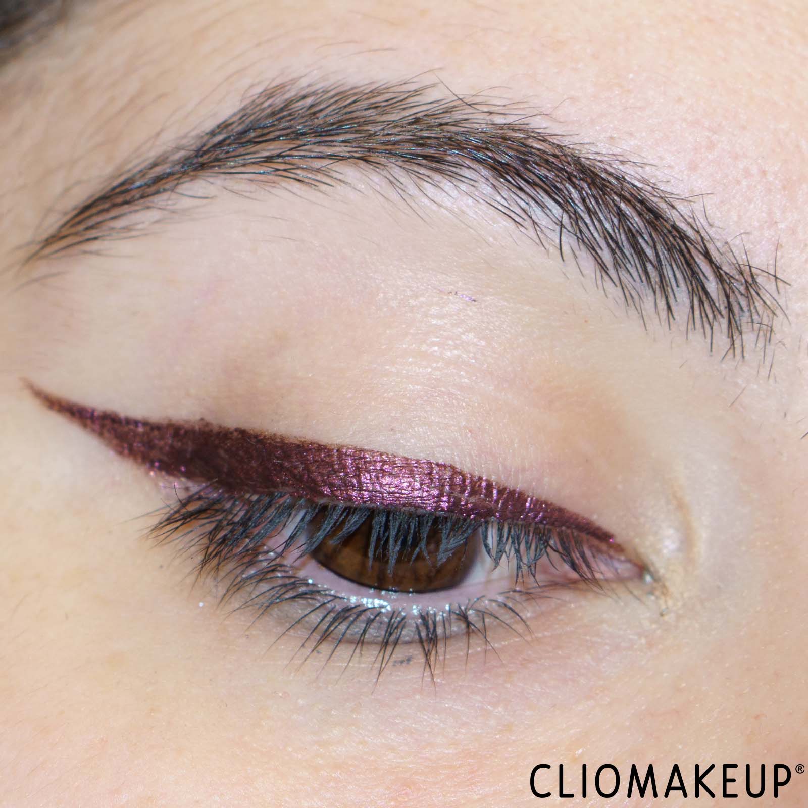 recensione-eyeliner-essence-colour-it-metallic-eyeliner-applicazione