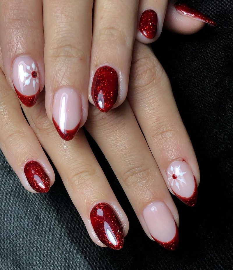 smalto-rosso-glitter-nail-art-natalizia