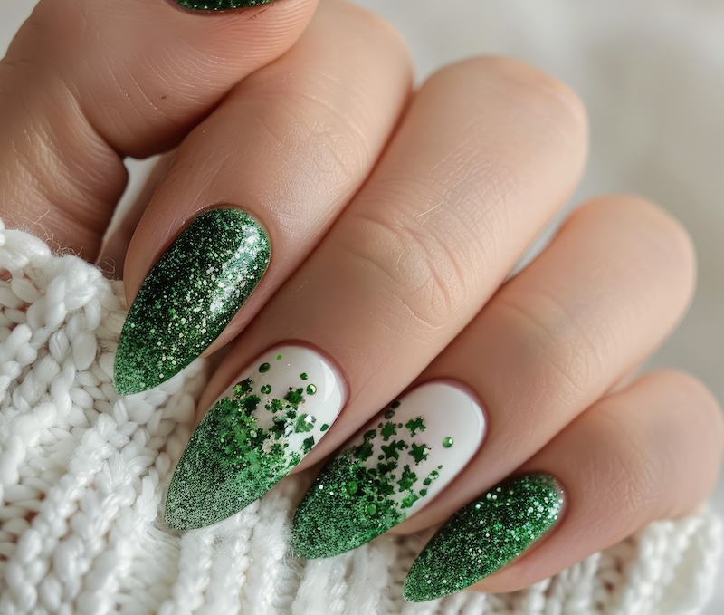 smalto-verde-glitter-AkuAku