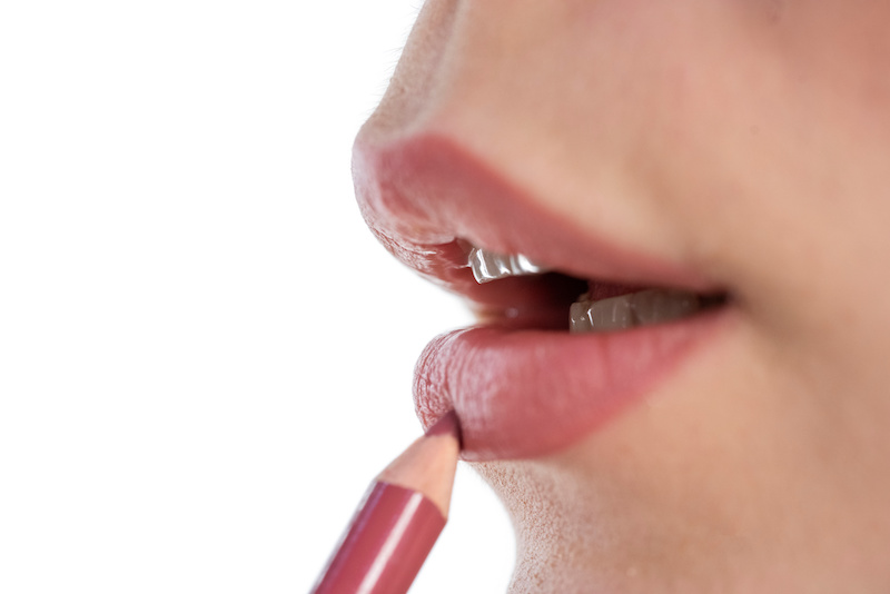 matita-labbra-waterproof-trasparente-primo-piano