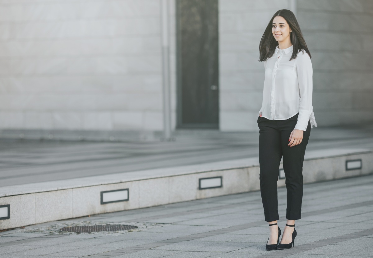 pantaloni-neri-eleganti-copertina