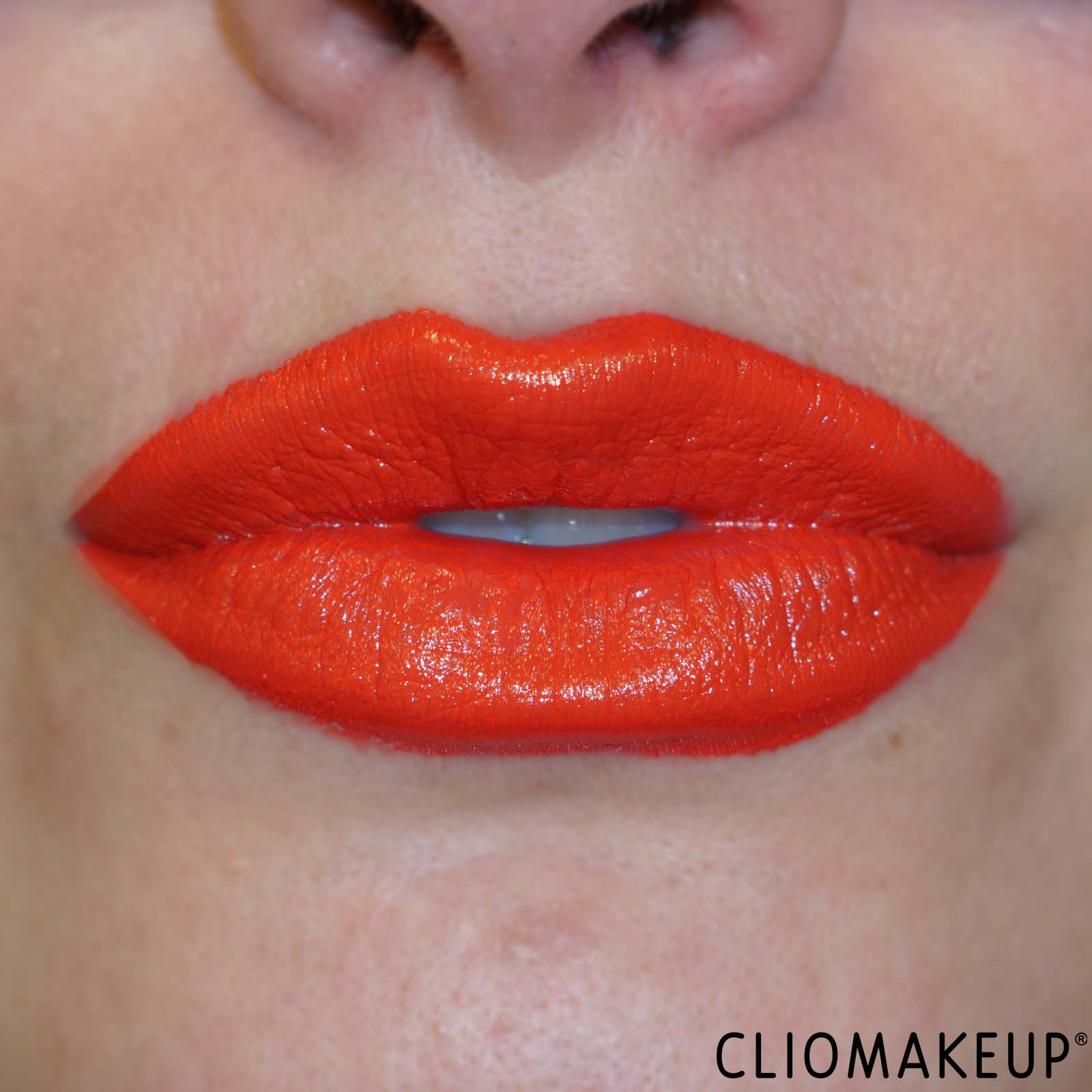 recensione-rossetto-mac-natale-2025-applicazione