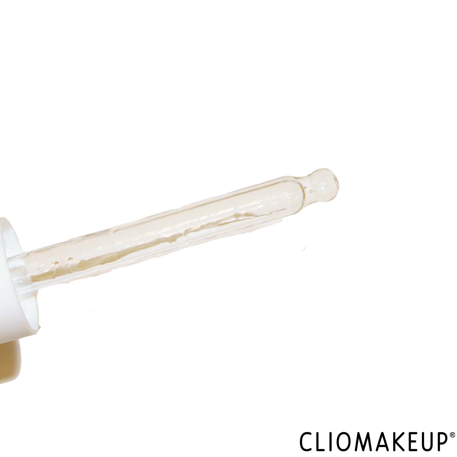 recensione-siero-viso-essentiae-lab-acido-ialuronico-close-up