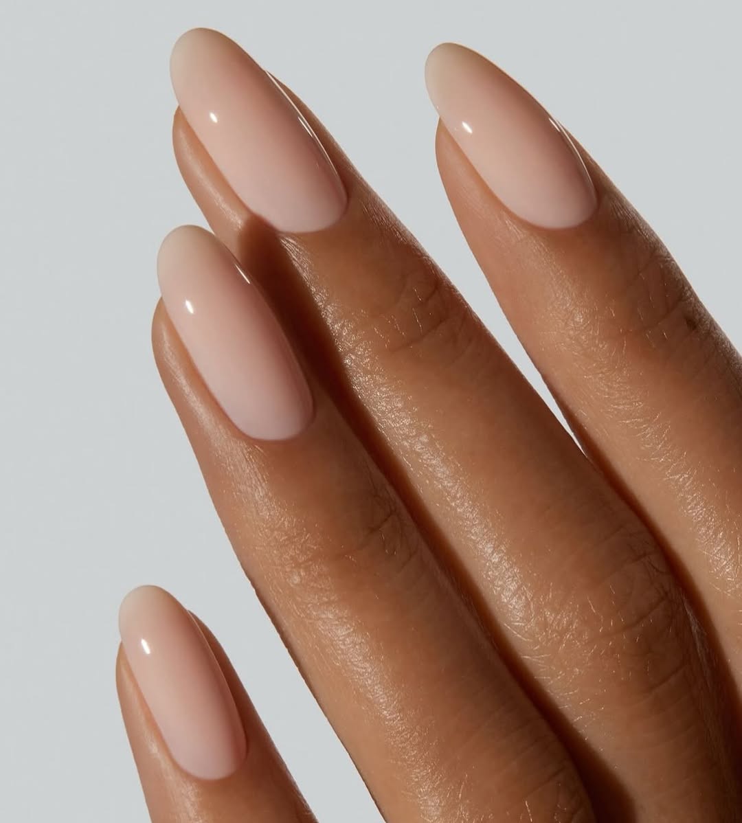 tendenze-unghie-2026-latte