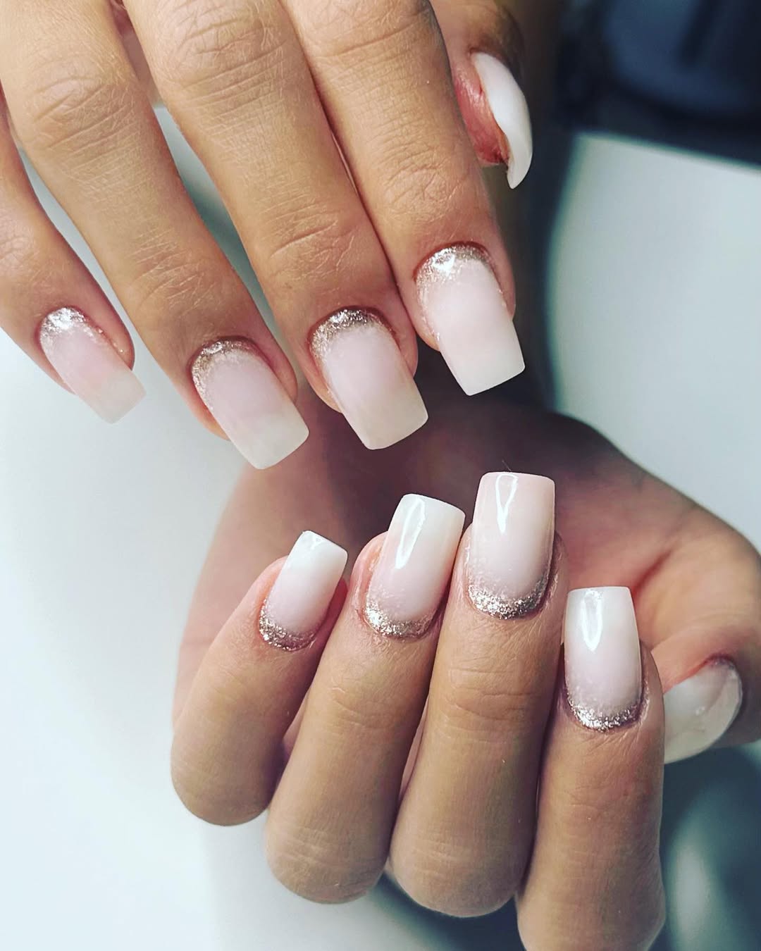 unghie-bianco-latte-brillantini-marzia_baca