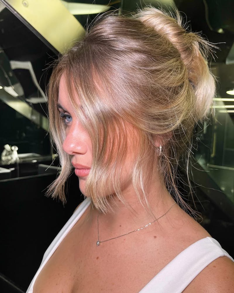 acconciature-per-orecchie-a-sventola-chignon