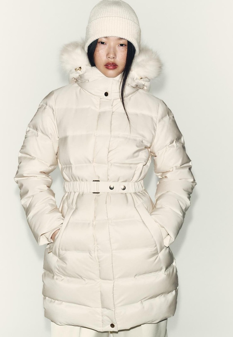 piumino-bianco-zara-piumino-con-cappuccio-water-repellent-windproof