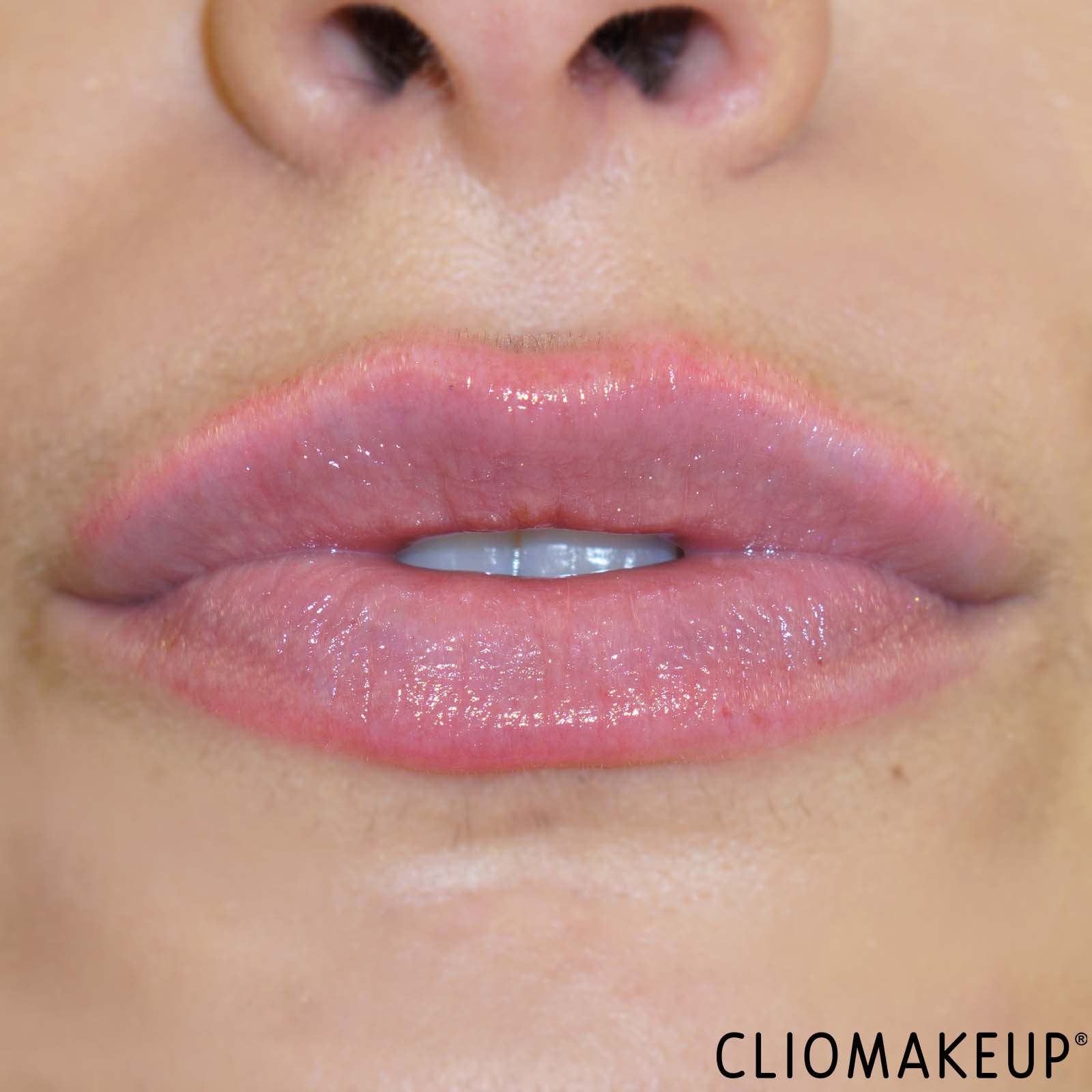 recensione-balsamo-labbra-catrice-natale-applicazione-matita