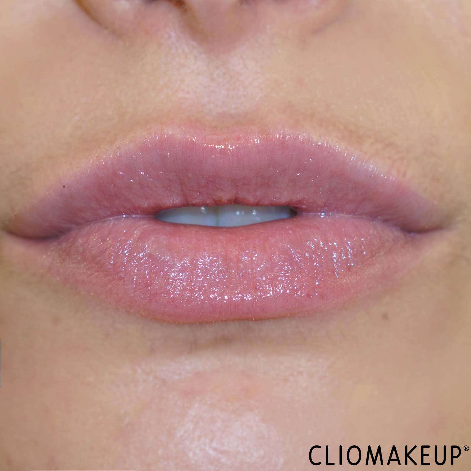 recensione-balsamo-labbra-catrice-natale-applicazione