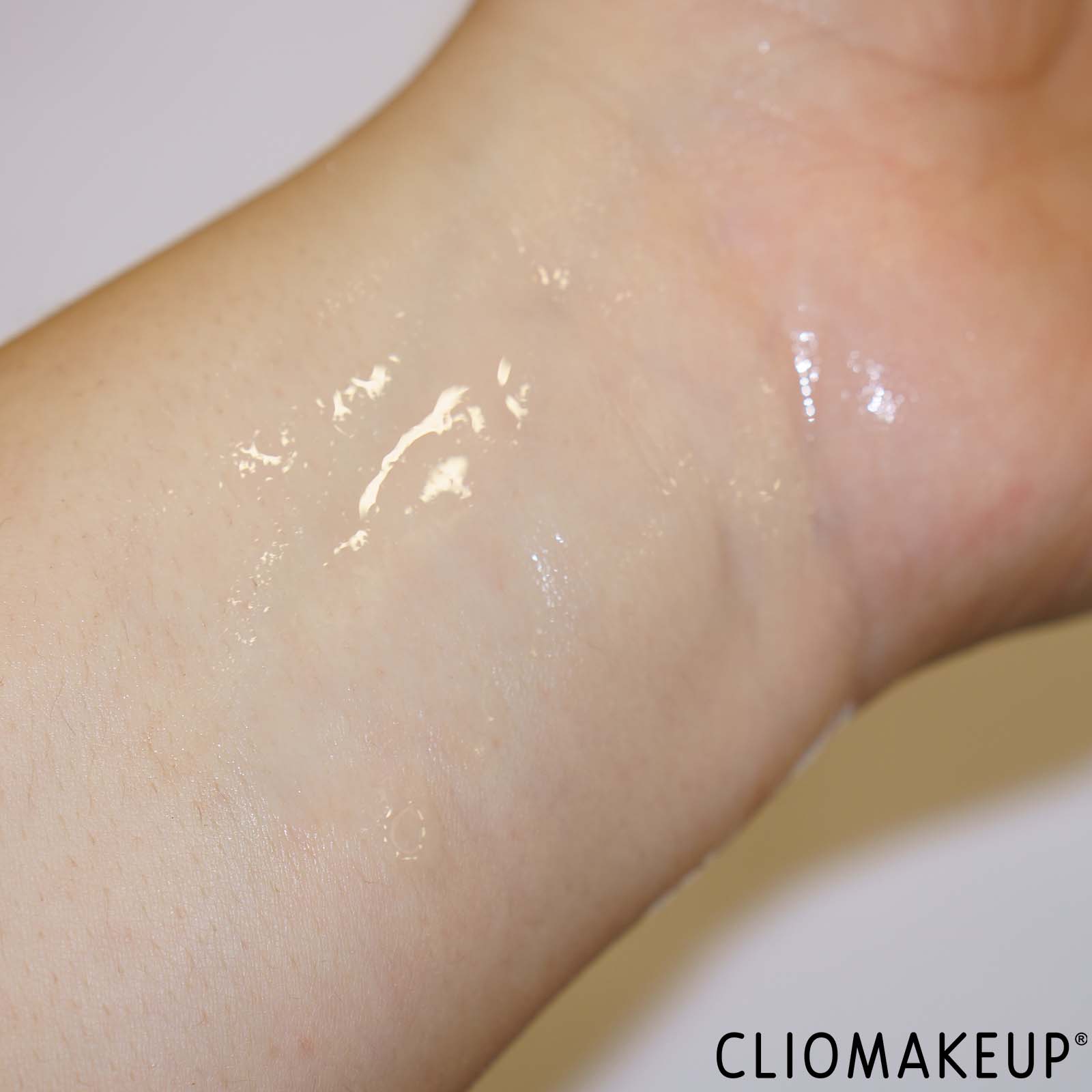 recensione-spry-fissante-tirtir-swatch