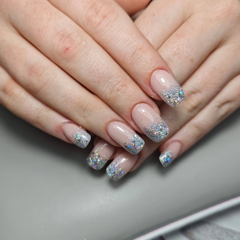 smalto-argento-glitter-french