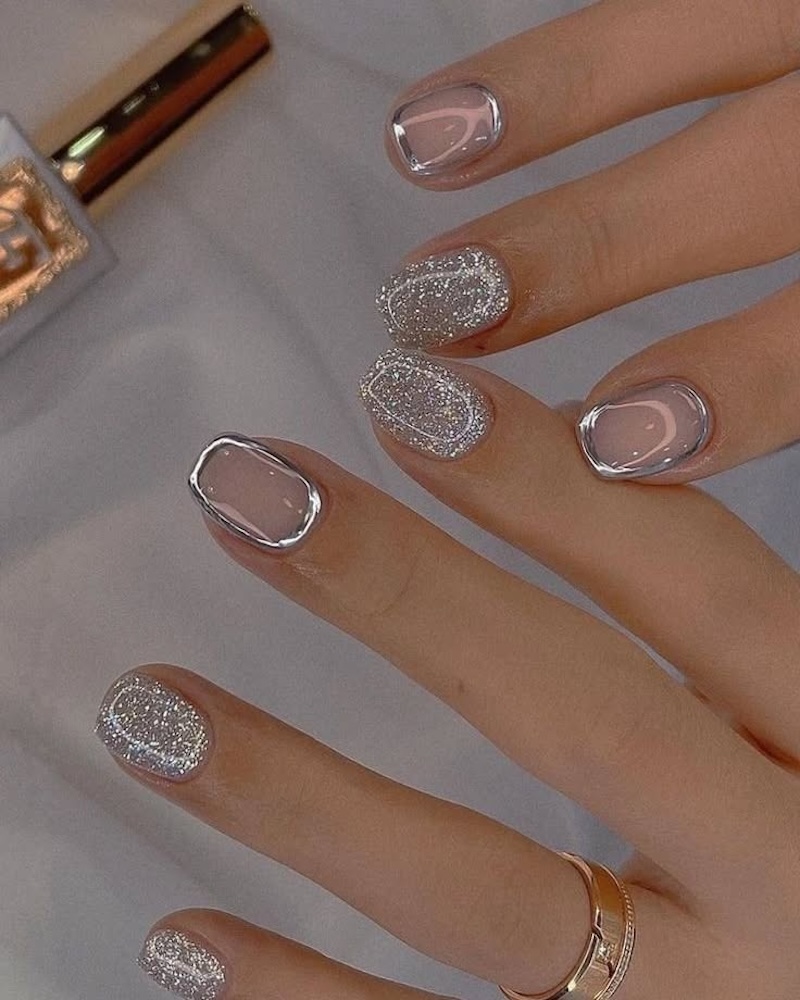 smalto-argento-glitter-nail-art