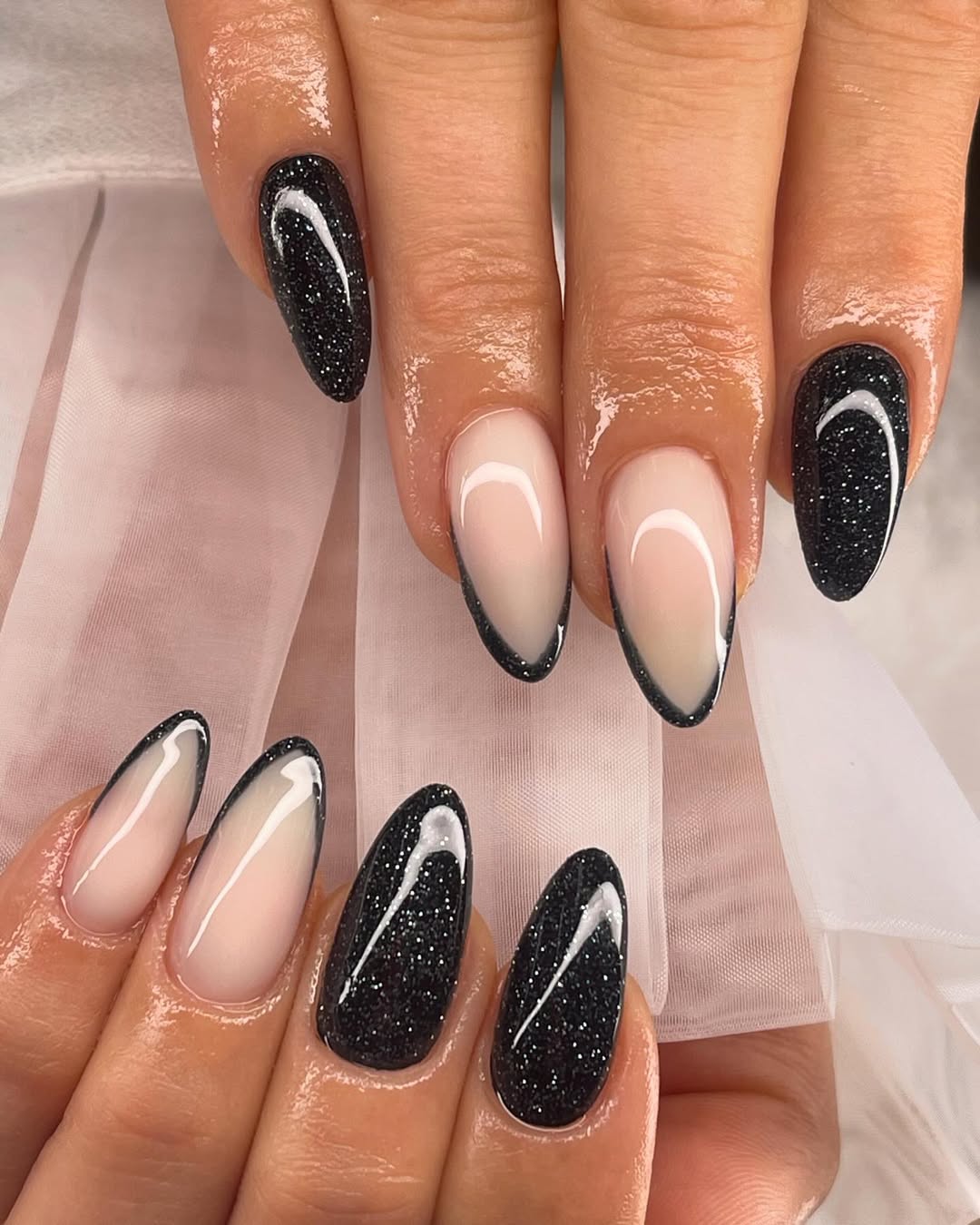 smalto-nero-glitter-french-lepotnistudio_enemia