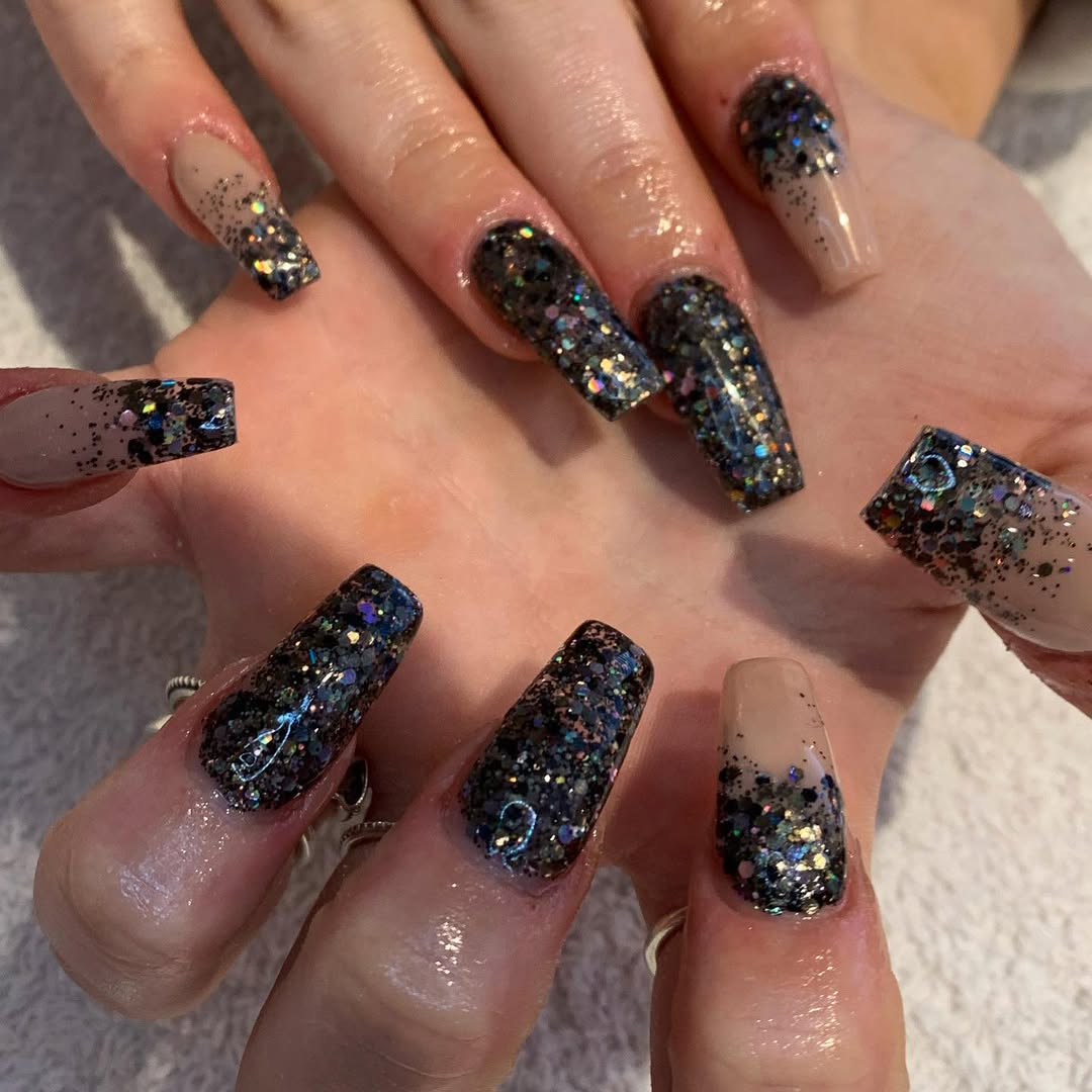smalto-nero-glitter-1