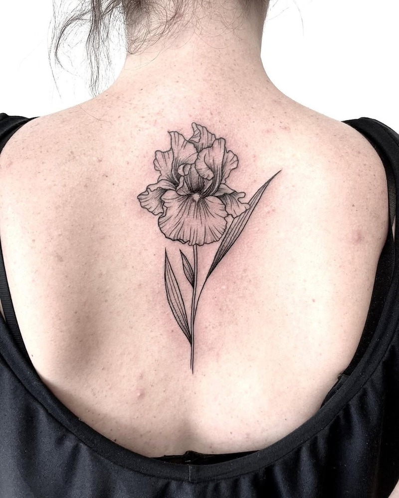tatuaggi-fiori-schiena