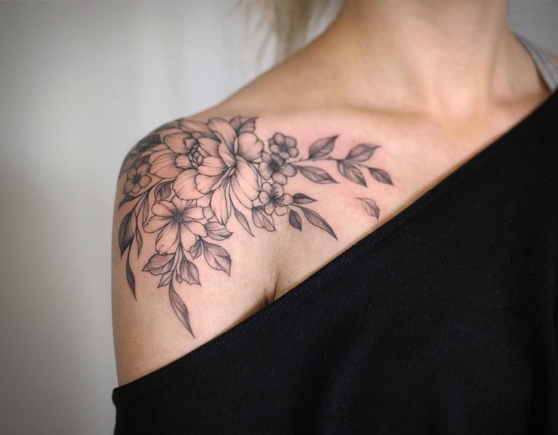 tatuaggi-fiori-spalla
