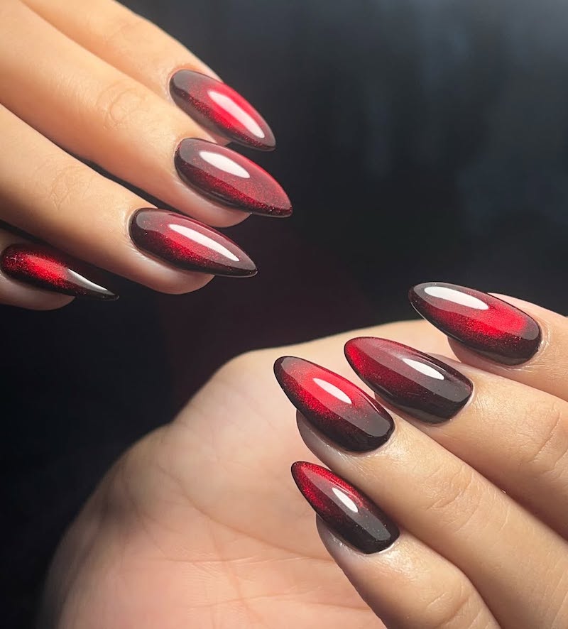 tendenza-unghie-coreane-laser-thread-rossa