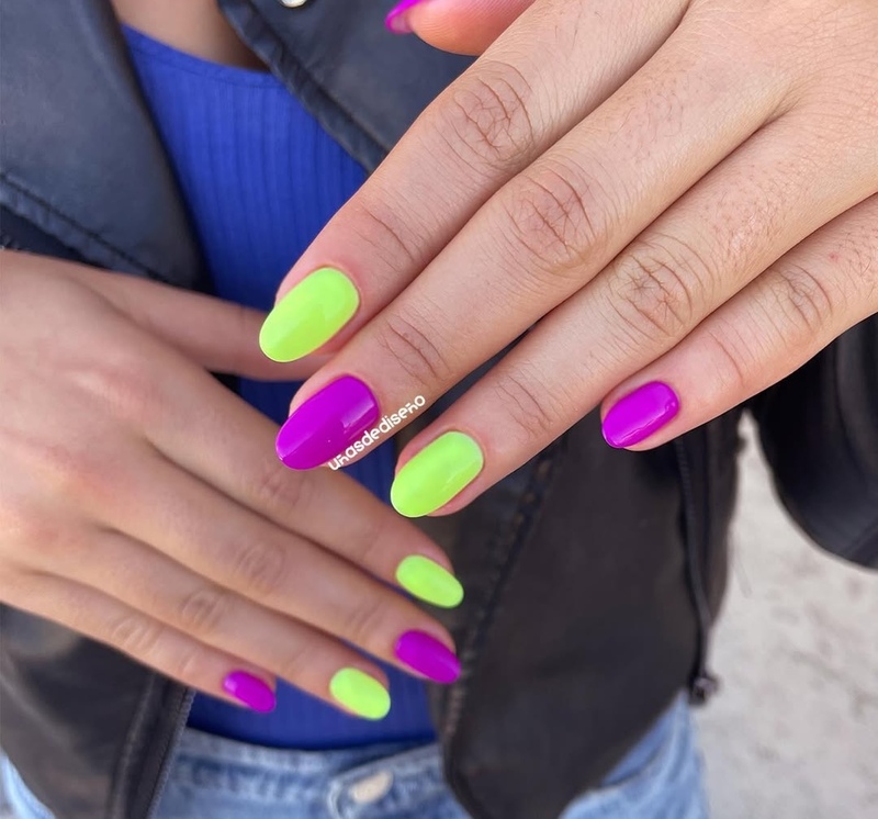 unghie-bicolore-colori-fluo