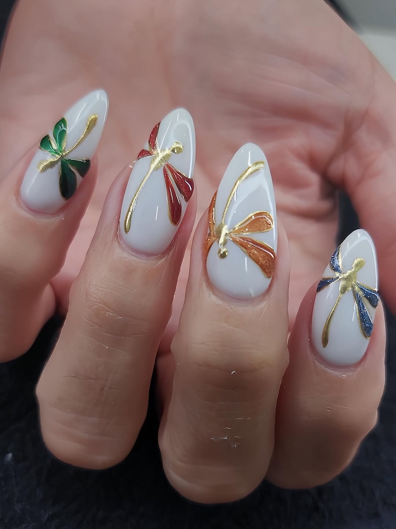 unghie-libellula-bianche
