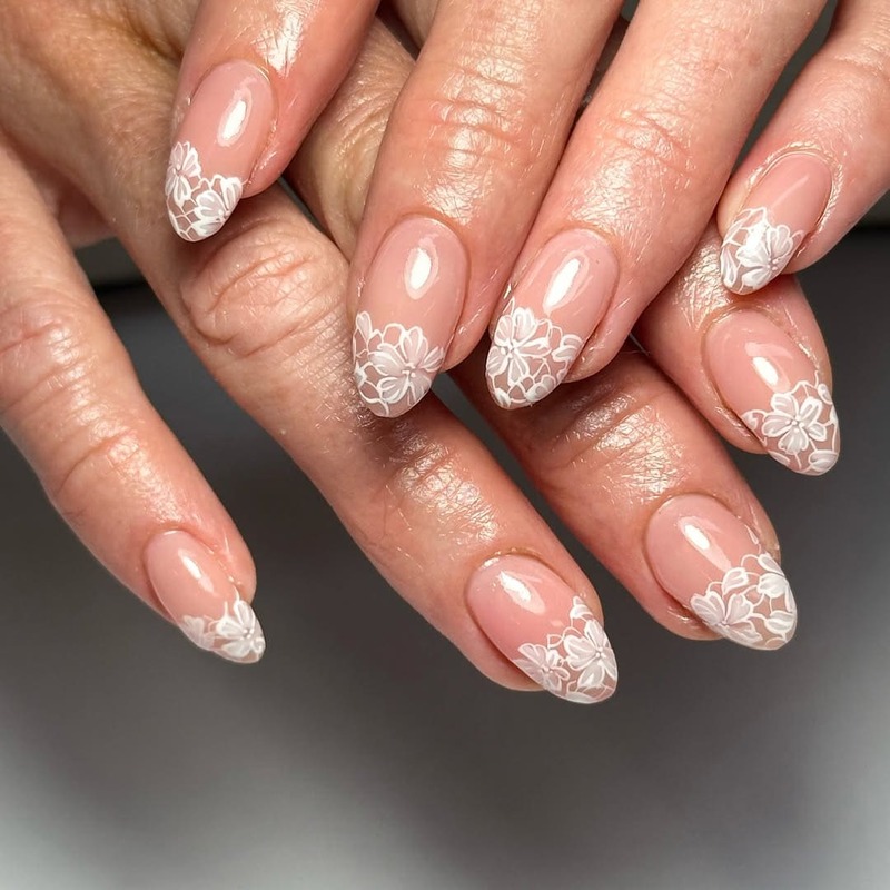 unghie-pizzo-bianche