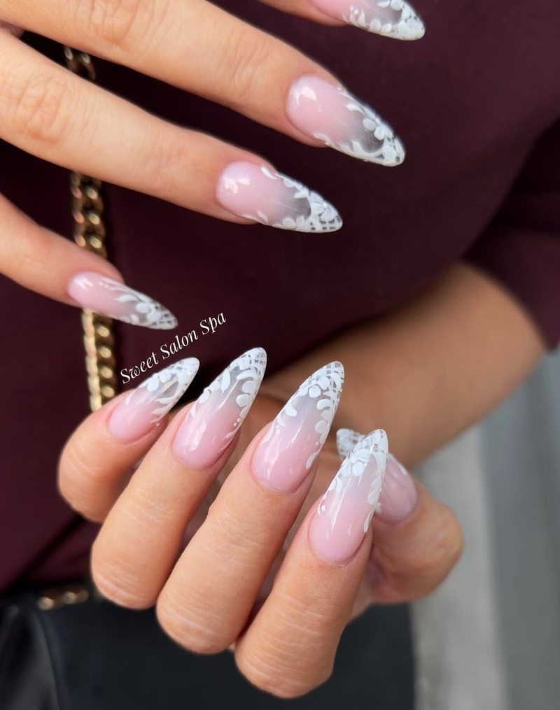 unghie-pizzo-french-tips