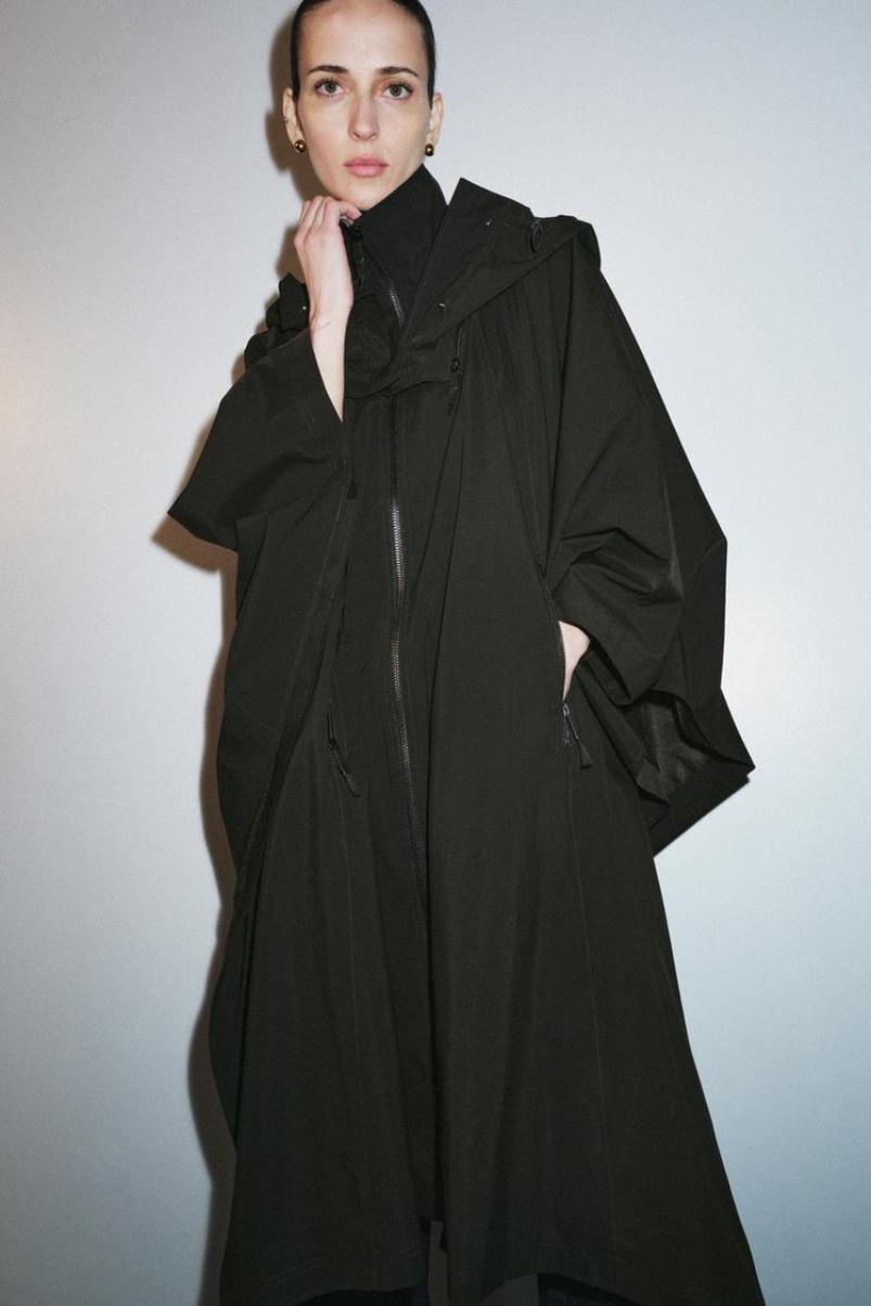 outfit-mantella-trench