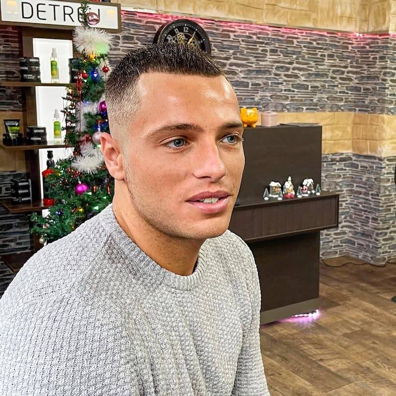 tagli-capelli-corti-uomo-buzz