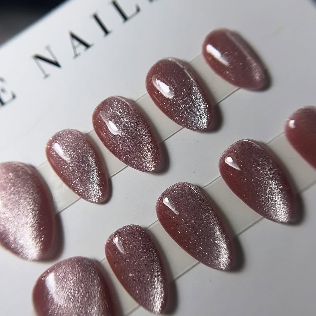 unghie-febbraio-cat-eye