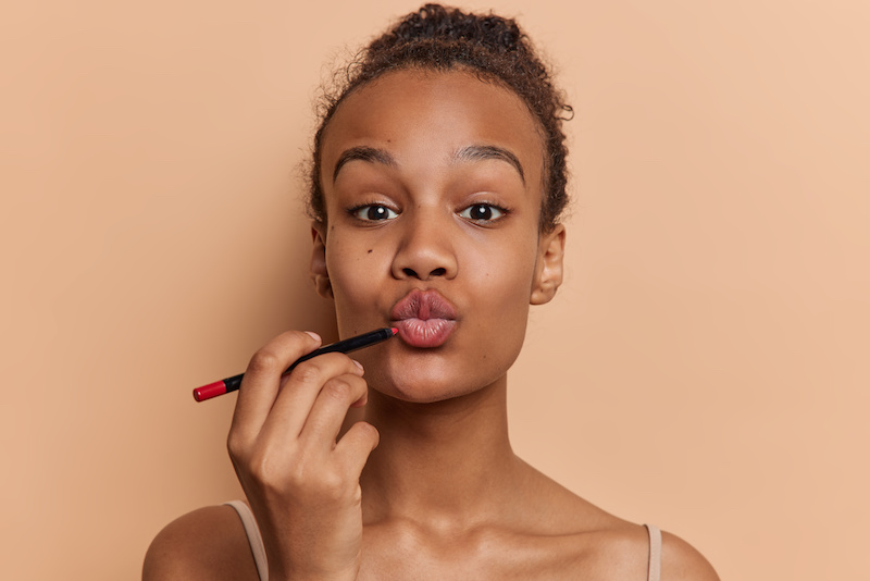 contouring-labbra-applicare-matita