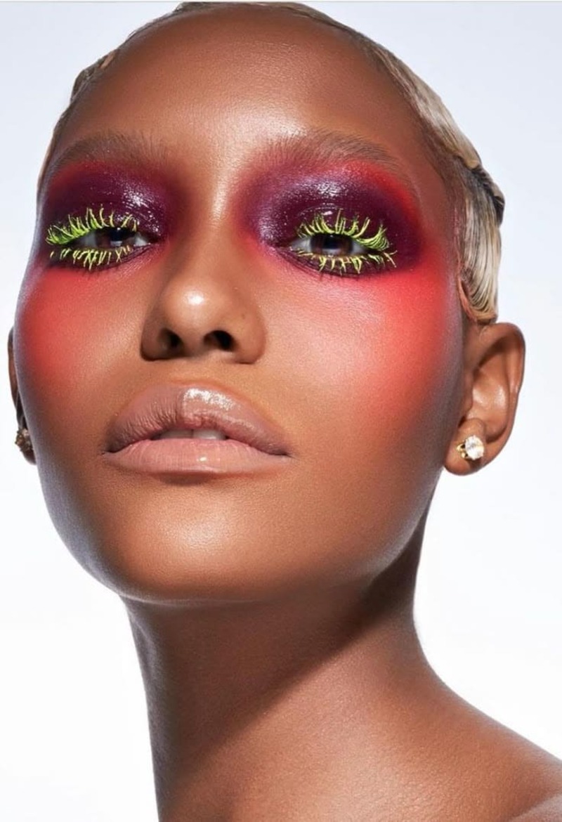 make-up-eccentrico-mascara-a-contrasto