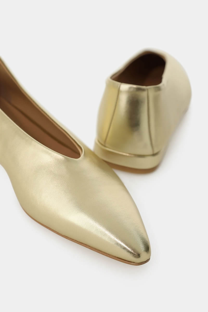 scarpe-basse-primavera-2026-oro
