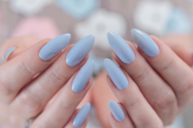 smalto-azzurro-pastello-monocromatiche