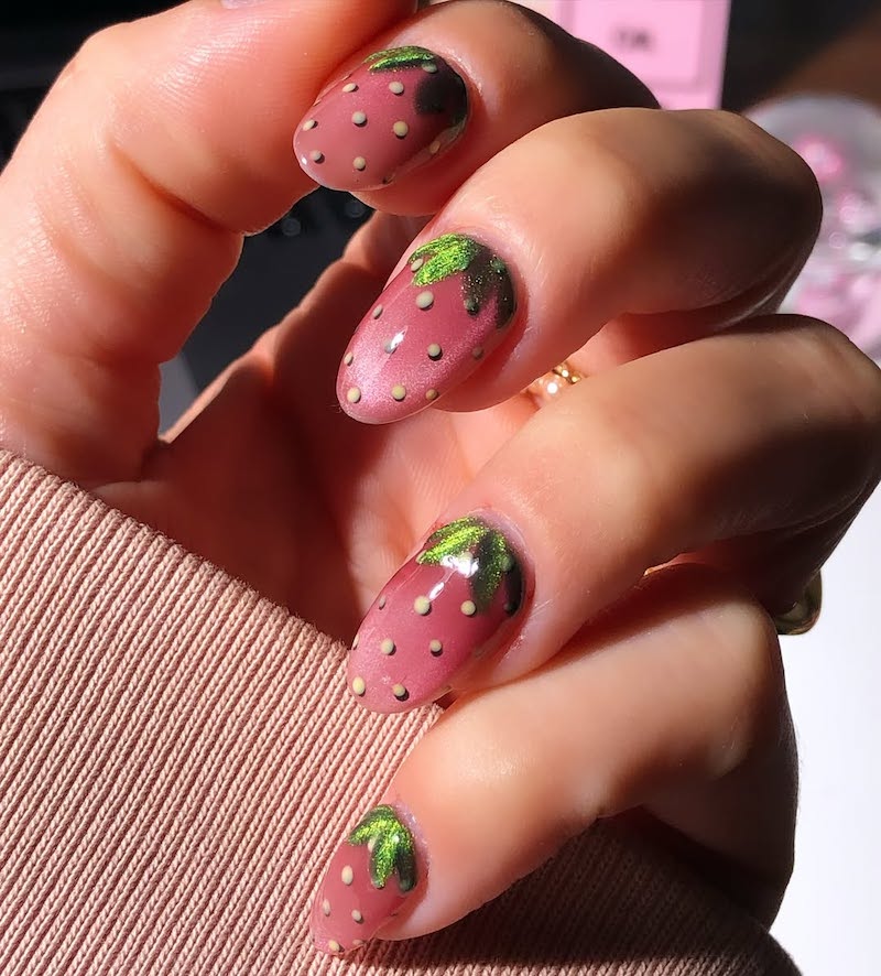 strawberry-nails-fragole-rosa