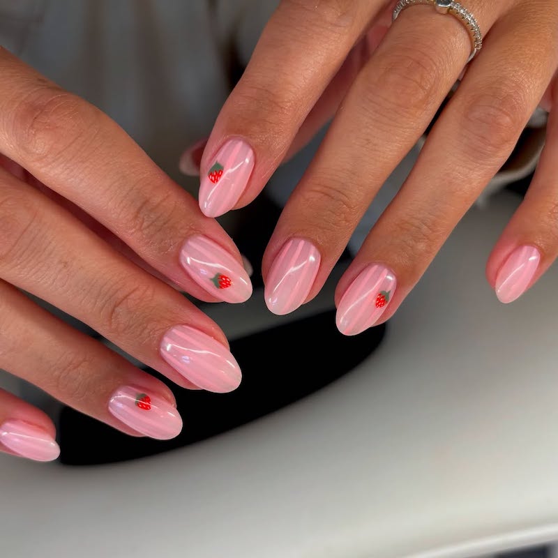 strawberry-nails-lucido