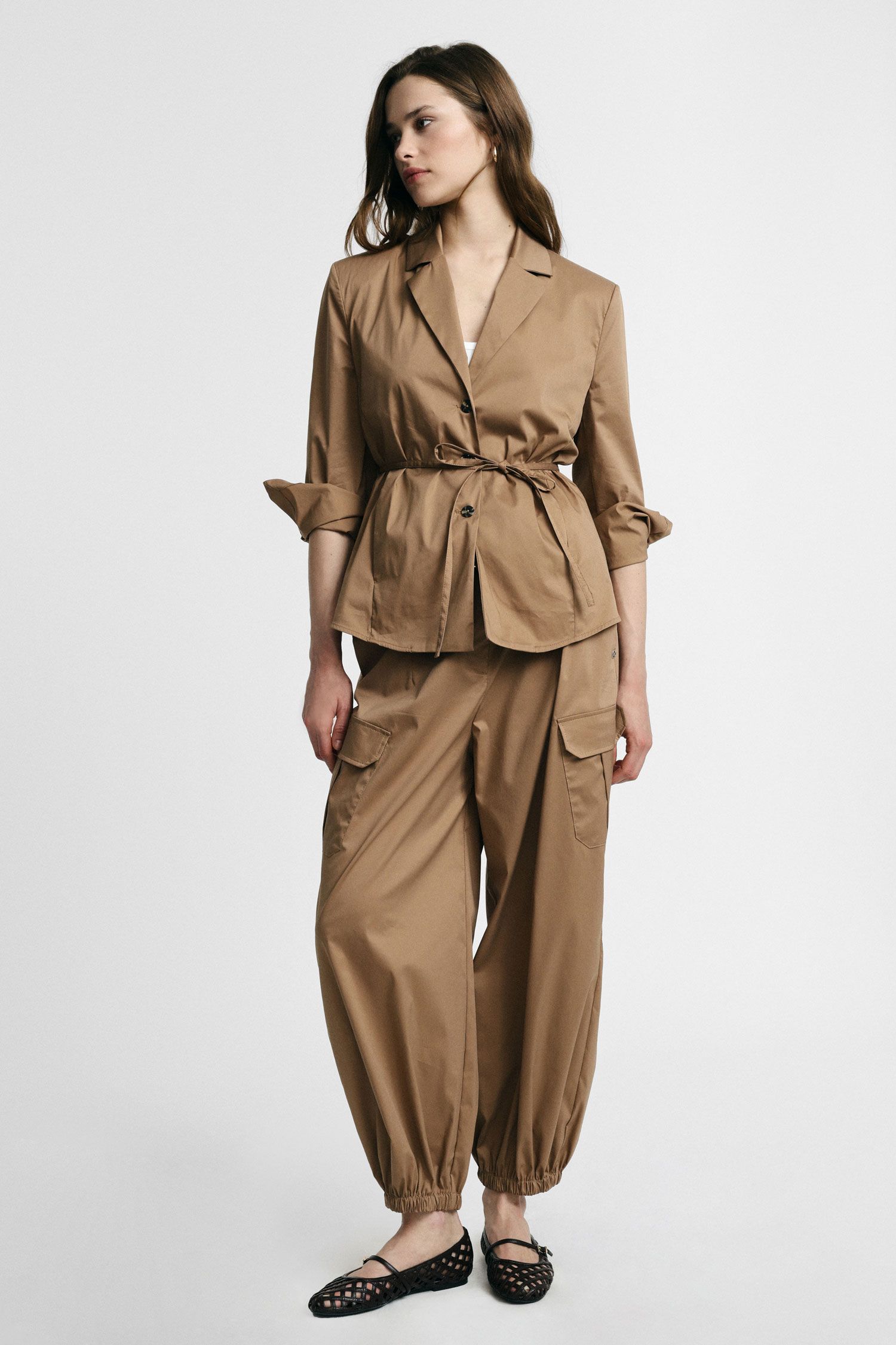 pantaloni-cargo-primavera-2026-please-marrone