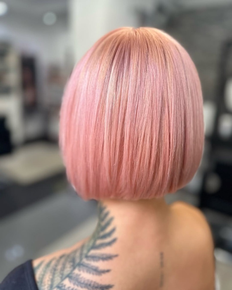 colore-capelli-pink-pomelo-corti