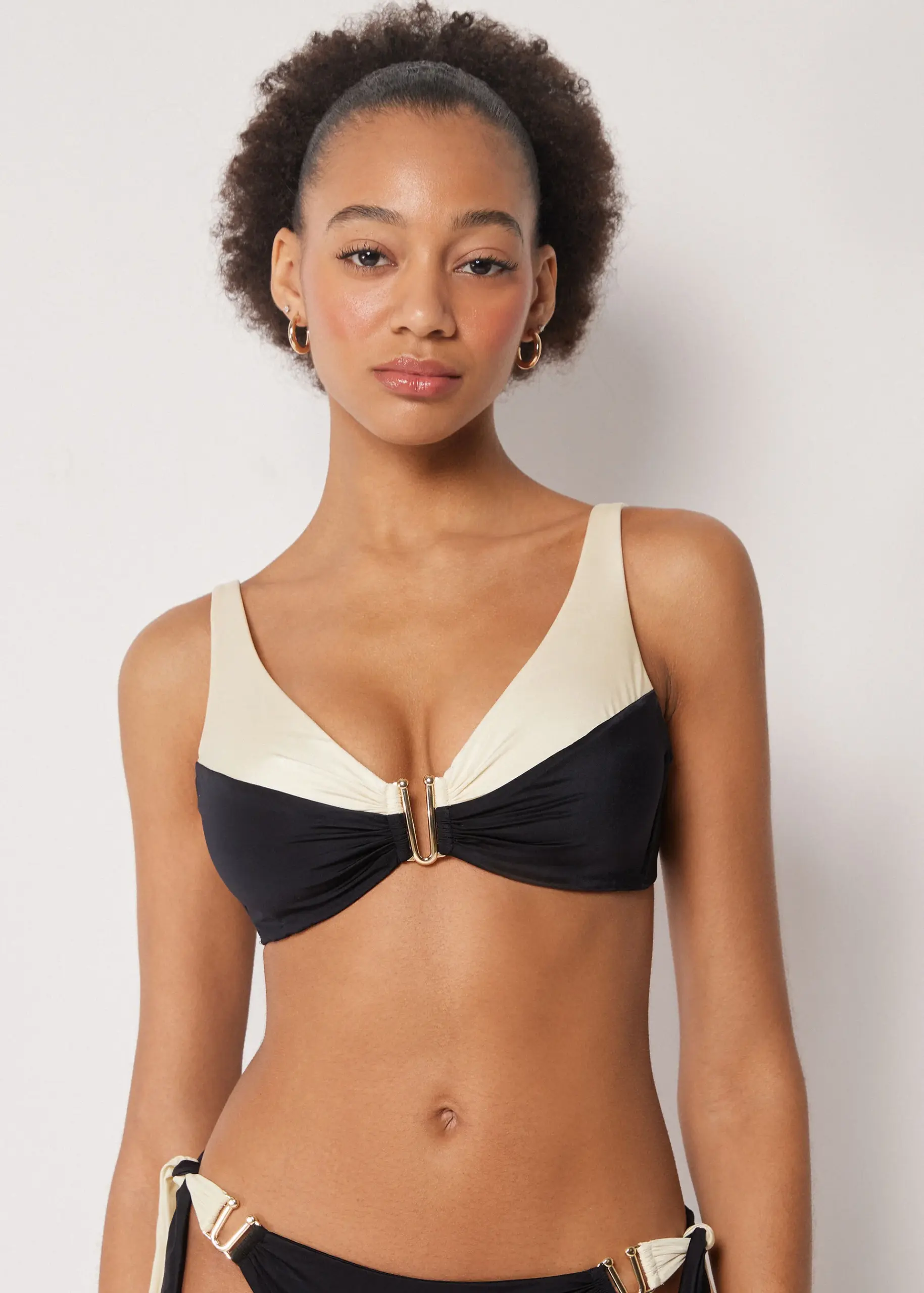 costumi-calzedonia-estate-2026-bicolor