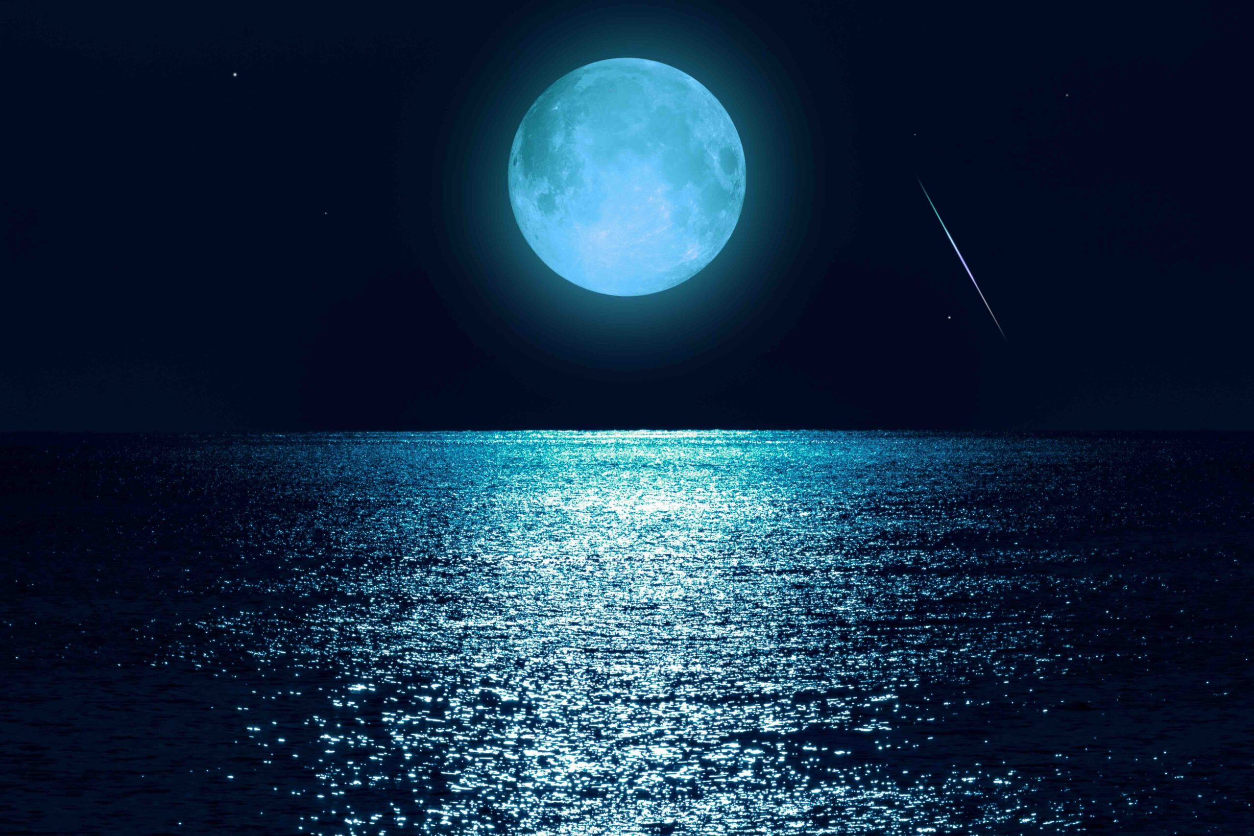 luna-blu-cielo-mare